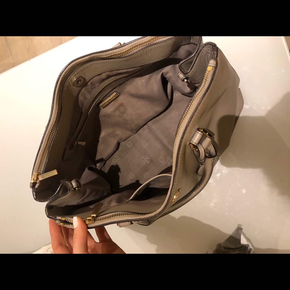 Tory Burch Robinson Double Zip - Picture 7 of 9